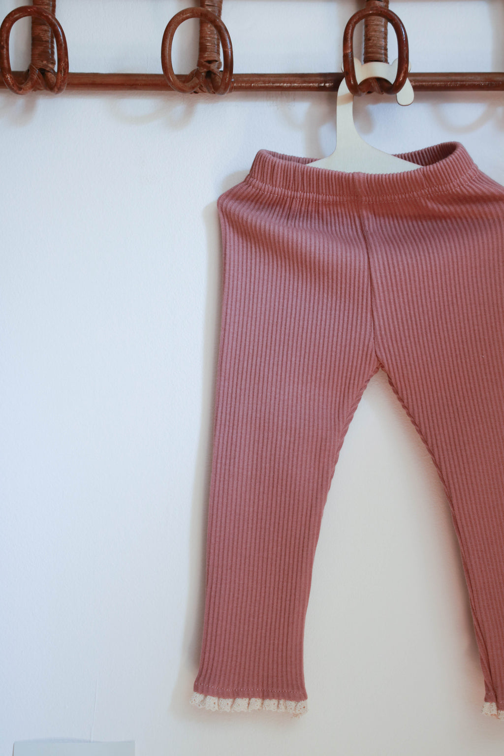 Legging bébé dentelle rose poudré Liv&Ciboulette