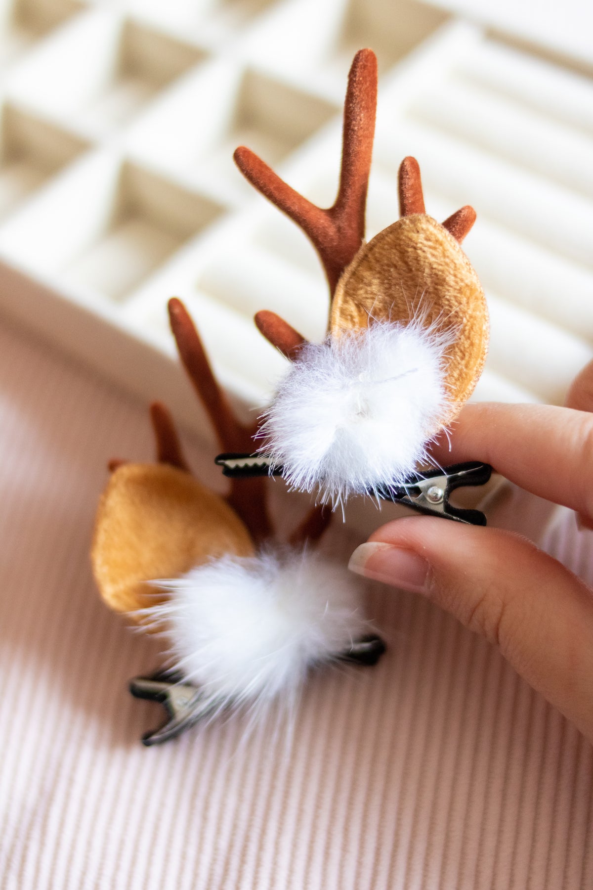 Pinces cerf Pompom blanc